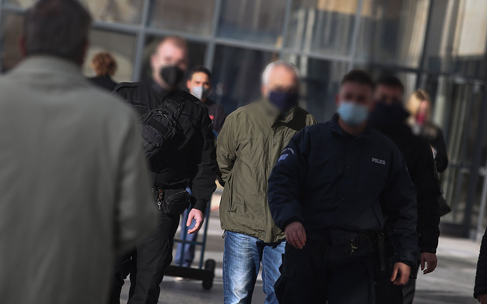 δίκη-του-dr-kontos-απαλλαγή-των-16-συγκατηγορ-562045579