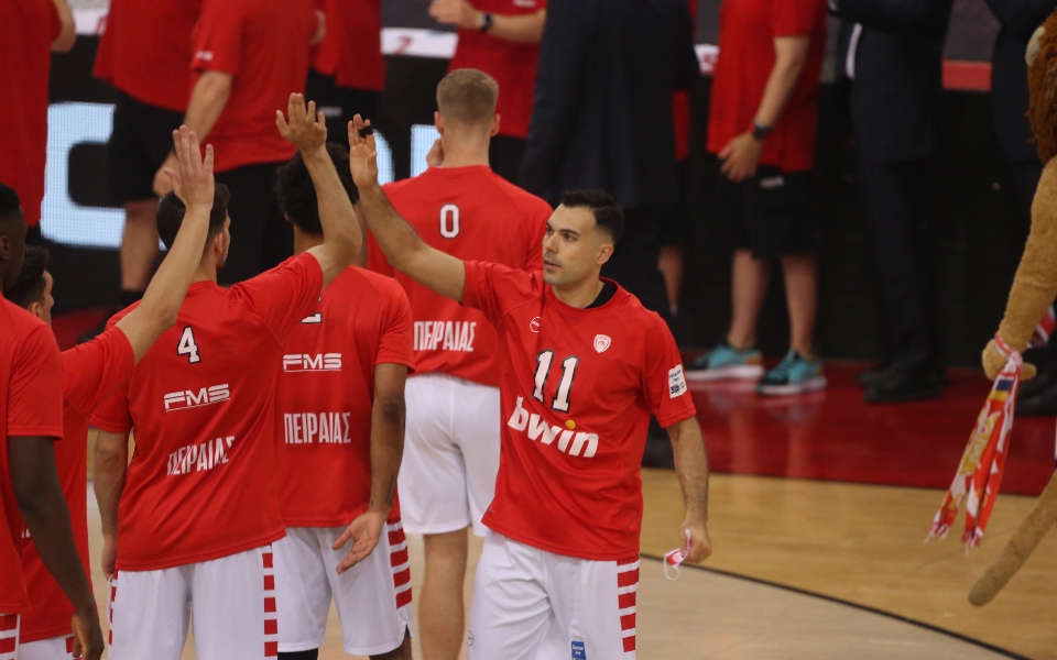 ολυμπιακός-χωρίς-σλούκα-στην-κύπρο-562055026