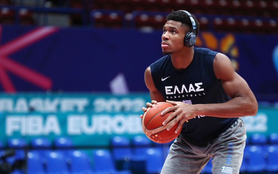 γιάννης-αντετοκούνμπο-δεν-θα-αγωνιστ-562028320