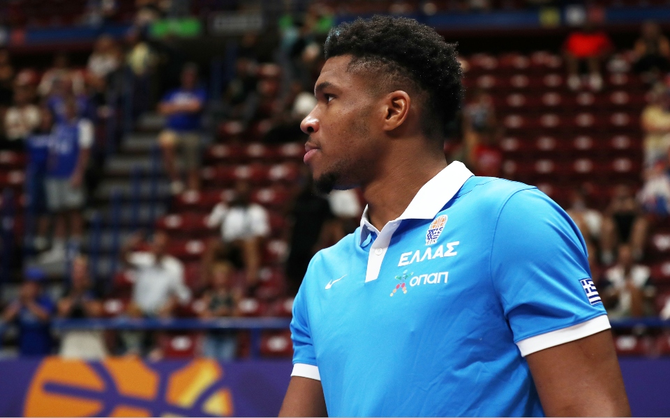 γιάννης-αντετοκούνμπο-στη-διάθεση-το-562030027