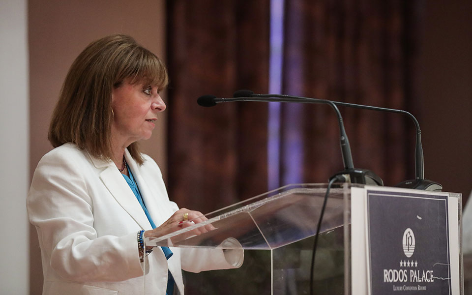 επικοινωνία-σακελλαροπούλου-με-τον-β-562045291