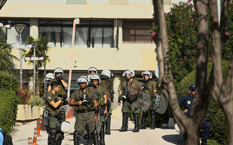 θεσσαλονίκη-δύο-συλλήψεις-μετά-την-έν-562047307