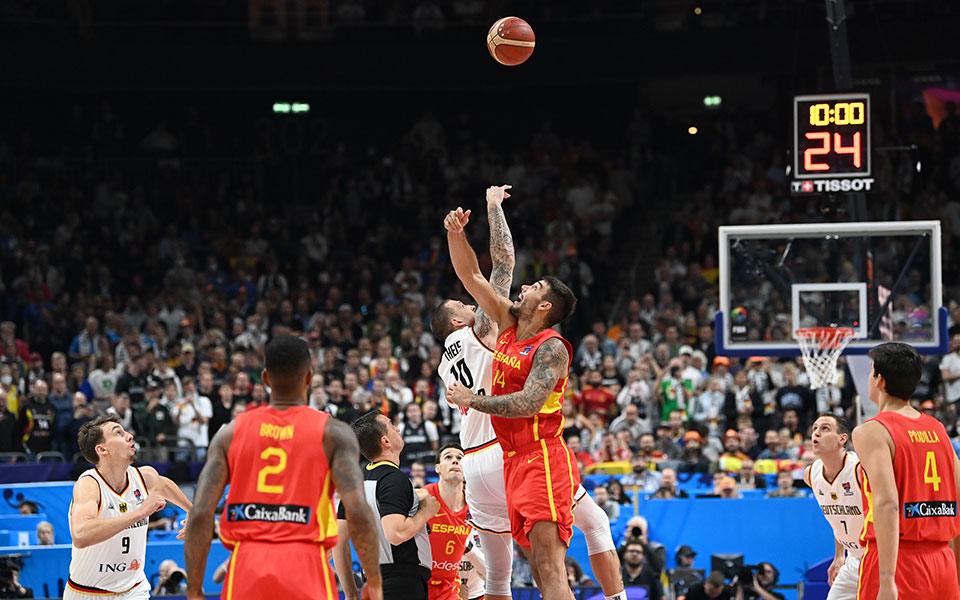 το-μπάσκετ-αλλάζει-κάποιοι-μένουν-πίσ-562049233