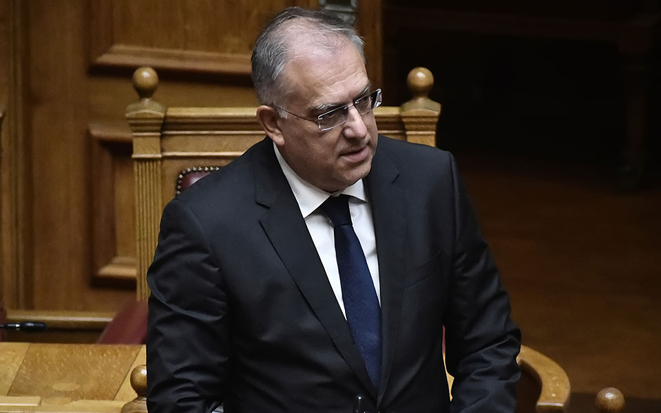 θεοδωρικάκος-η-δόκιμος-αστυνομικός-δ-562066672