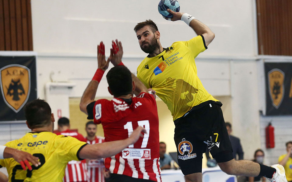 χάντμπολ-η-αεκ-πήρε-το-πρώτο-φετινό-ντέ-562052323