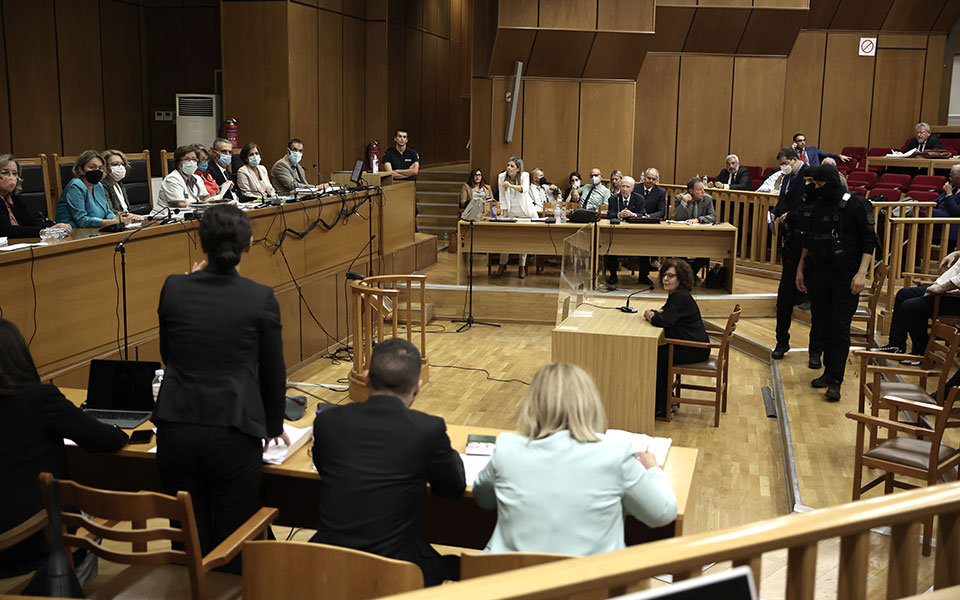 εντάσεις-στη-δίκη-της-χρυσής-αυγής-562067392