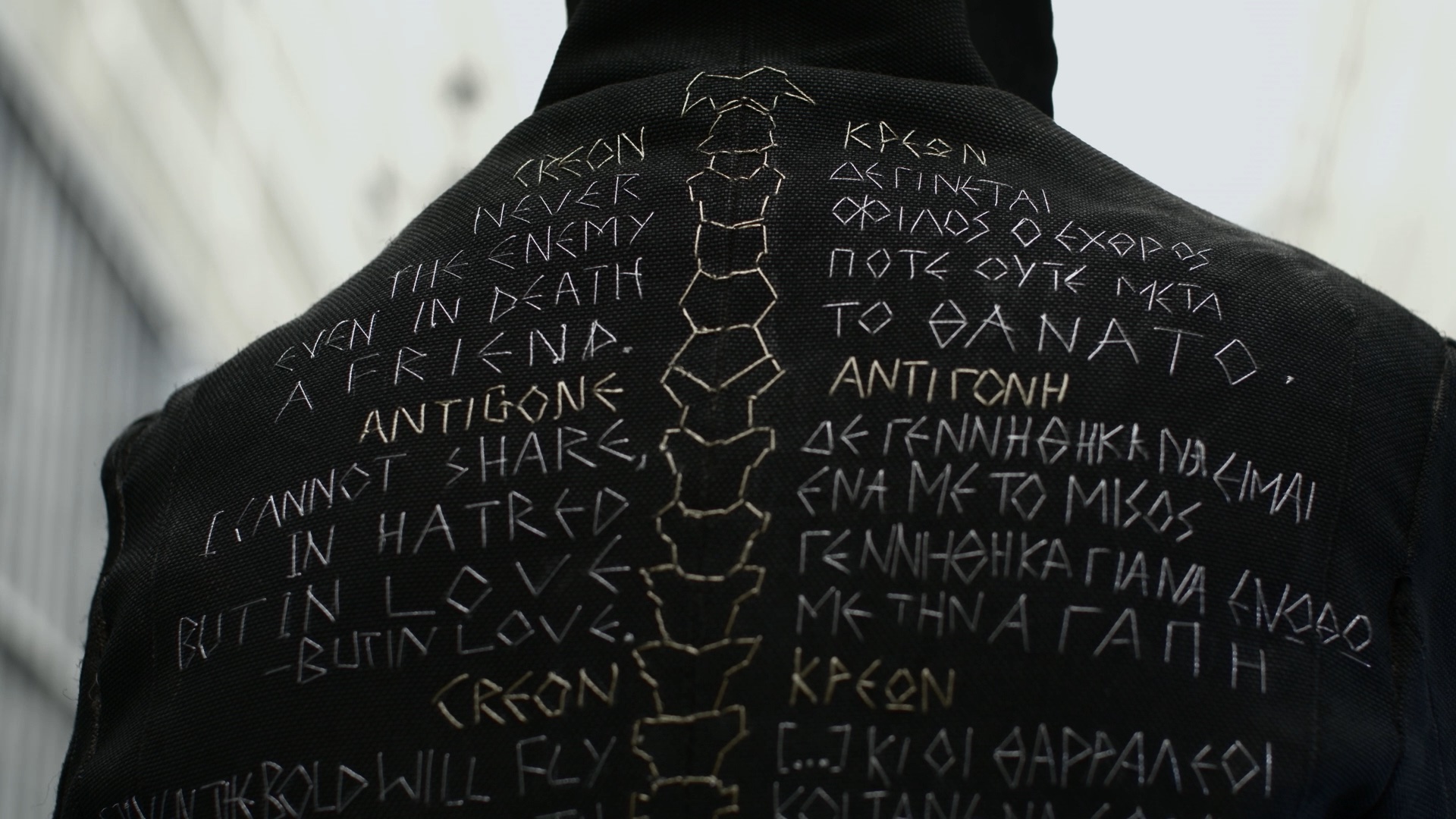 Η «Αντιγόνη» απελευθερώνει τα φυλακισμένα παιδιά του Αυλώνα-1