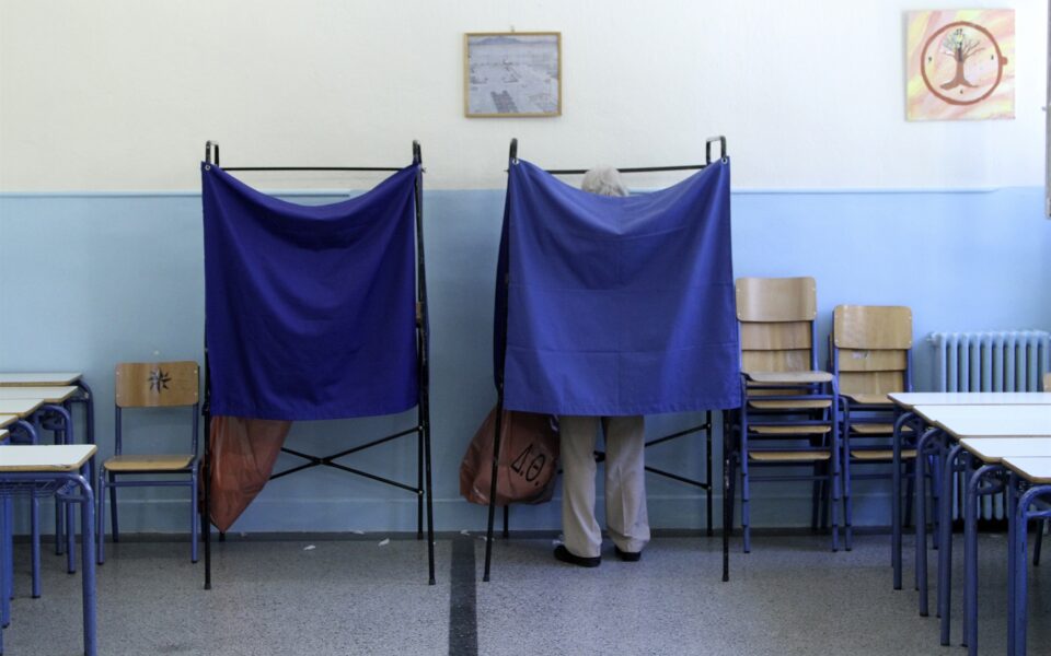 θεωρείο-καμία-απόφαση-για-εκλογικό-νό-562033189