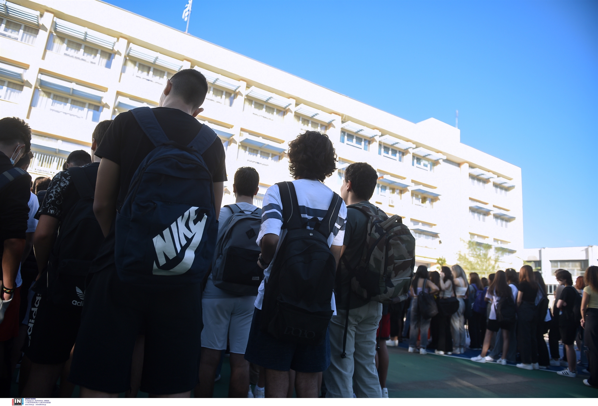 οταν-το-σχολείο-μένει-μετεξεταστέο-562048417