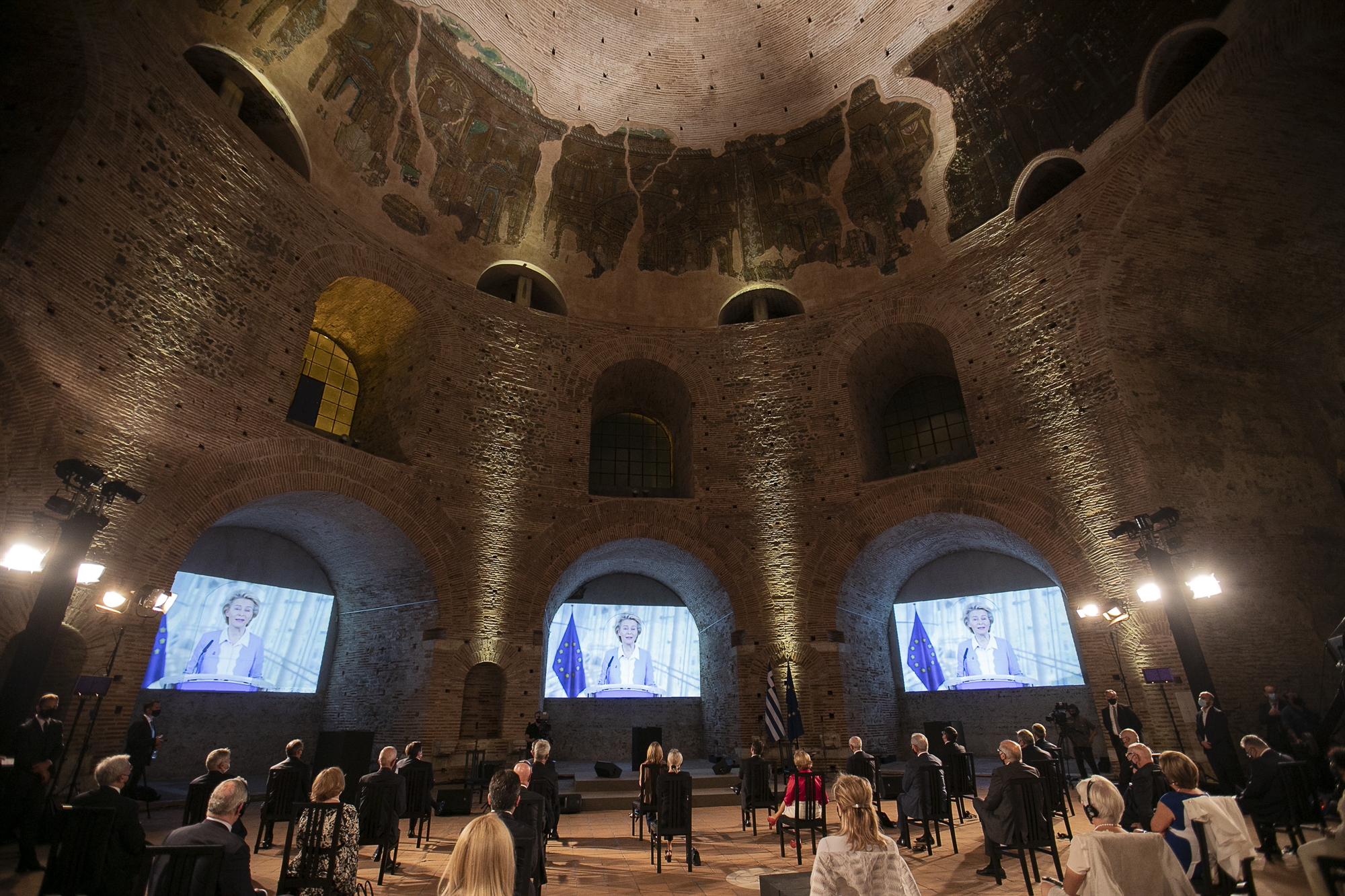Βραβείο «Αυτοκράτειρα Θεοφανώ»: όλα τα φώτα στον μαέστρο της ειρήνης-1