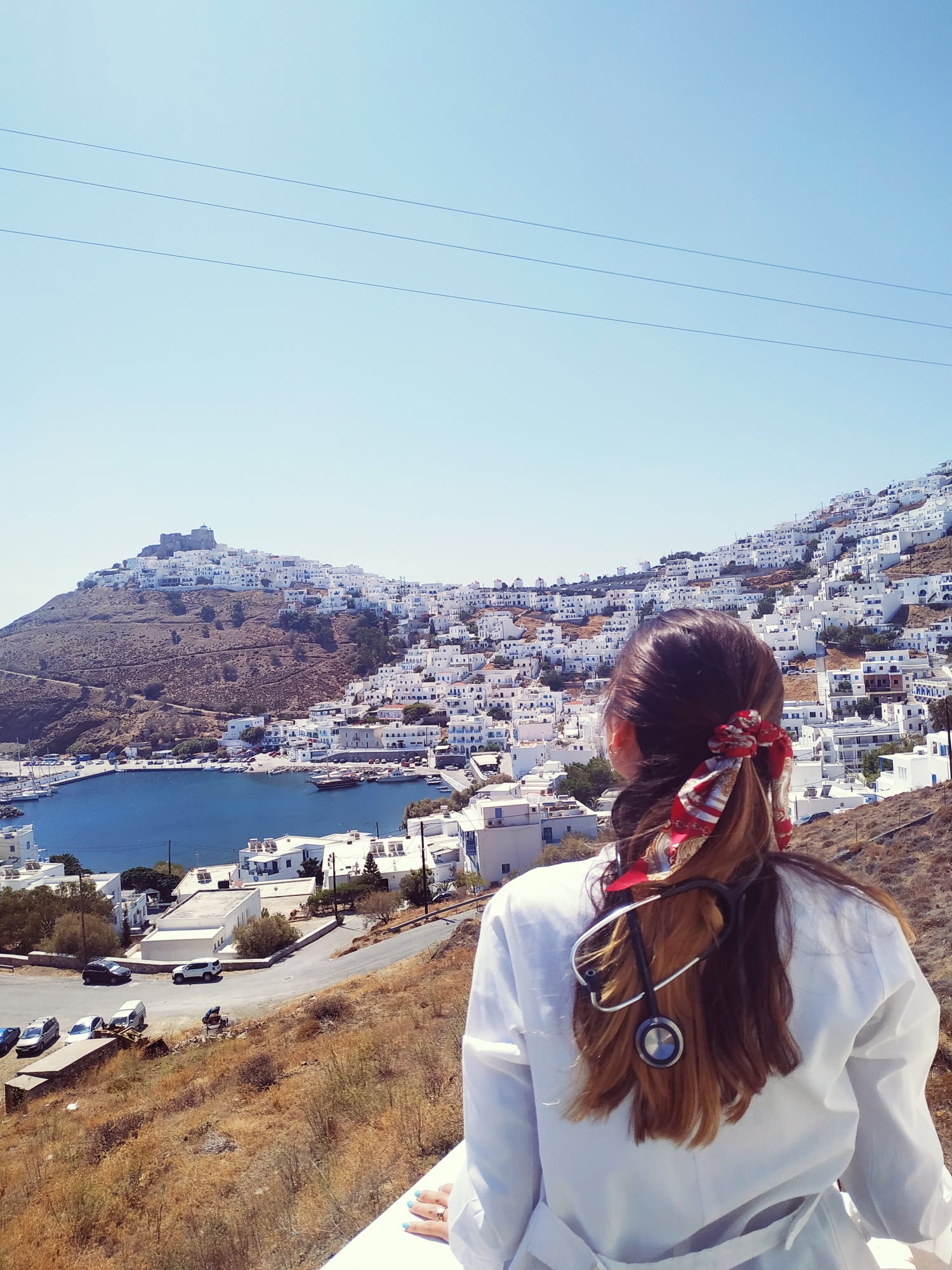 στήριξη-σε-ακρίτες-καθηγητές-και-γιατ-562024777