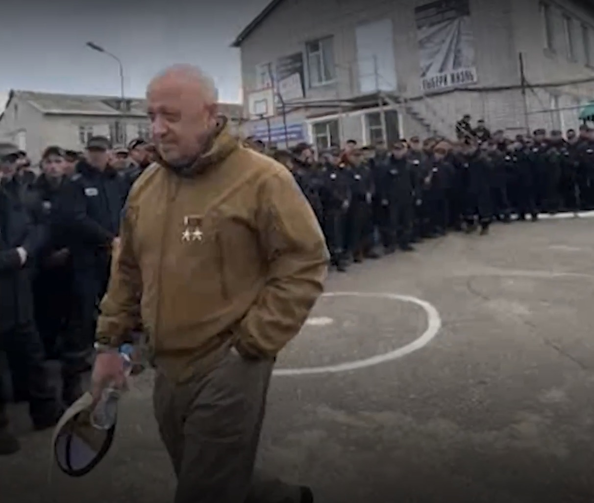 Στρατολογούν και τους βαρυποινίτες-1