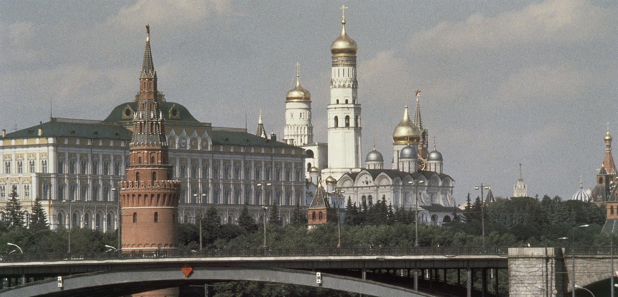 ηπα-h-μόσχα-εξαγόραζε-πολιτικούς-562044115