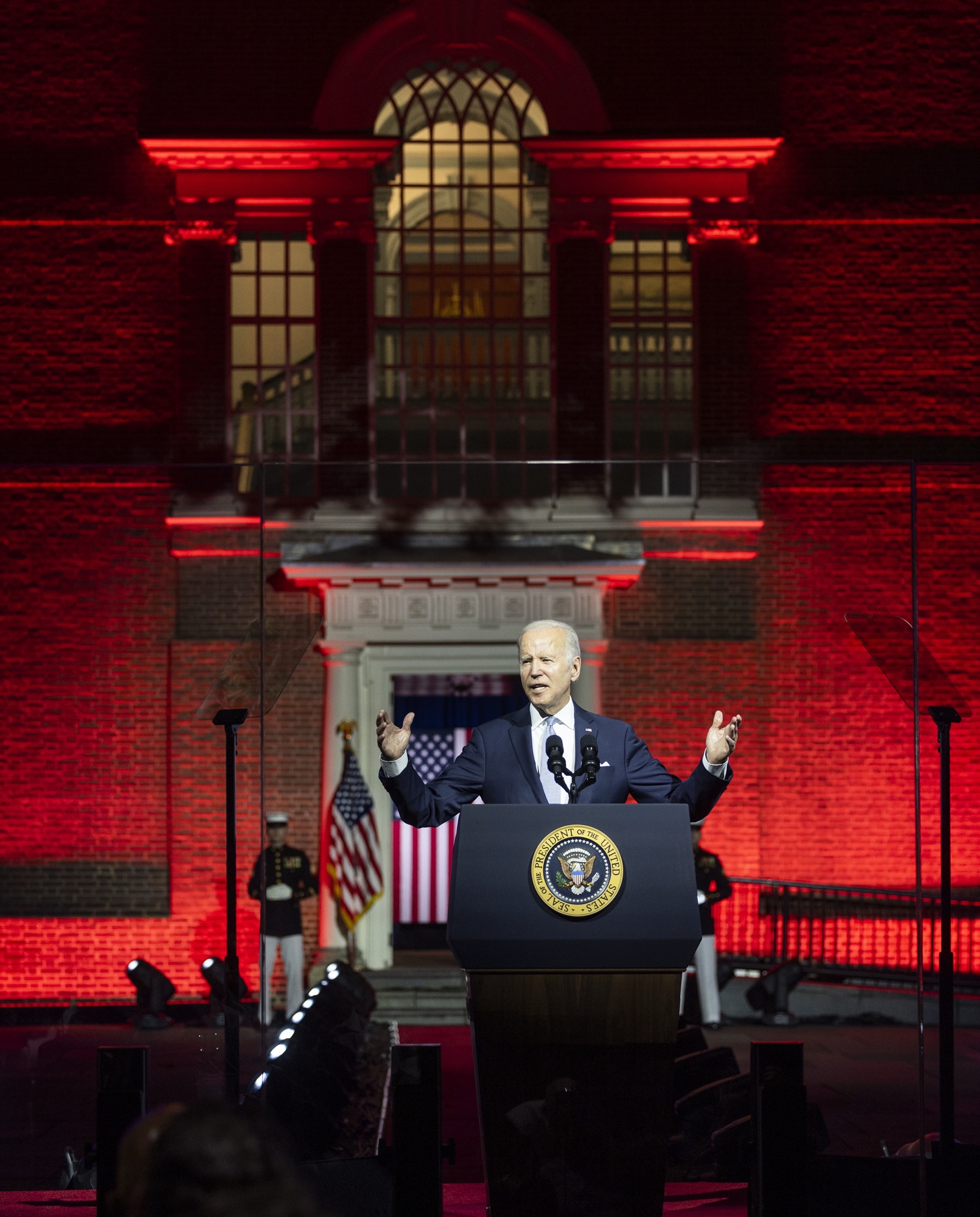 μύδροι-μπάιντεν-εναντίον-τραμπ-562024891