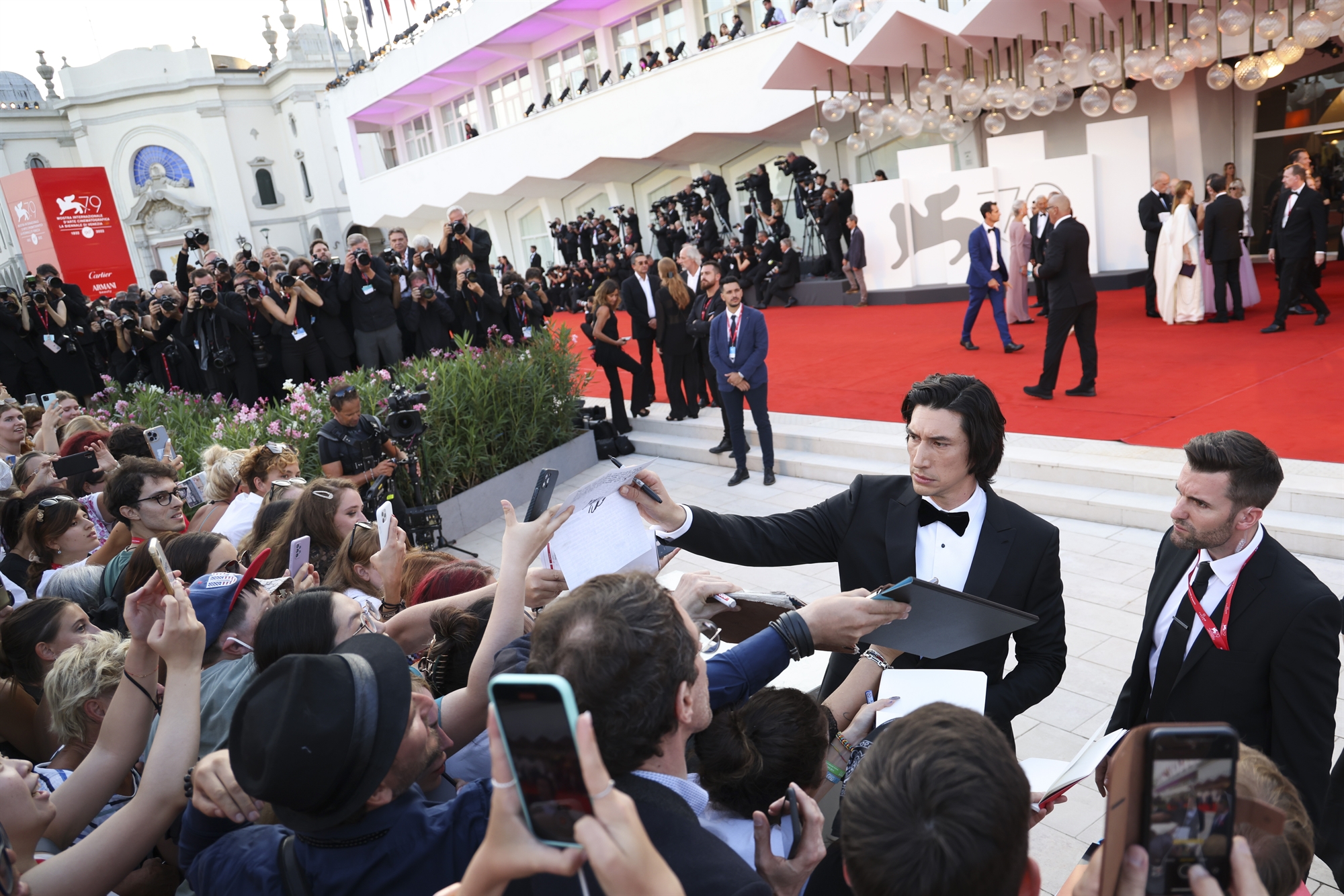 Φεστιβάλ Κινηματογράφου Βενετίας: Λάμψη, σταρ και… πικ νικ στη Μόστρα-1