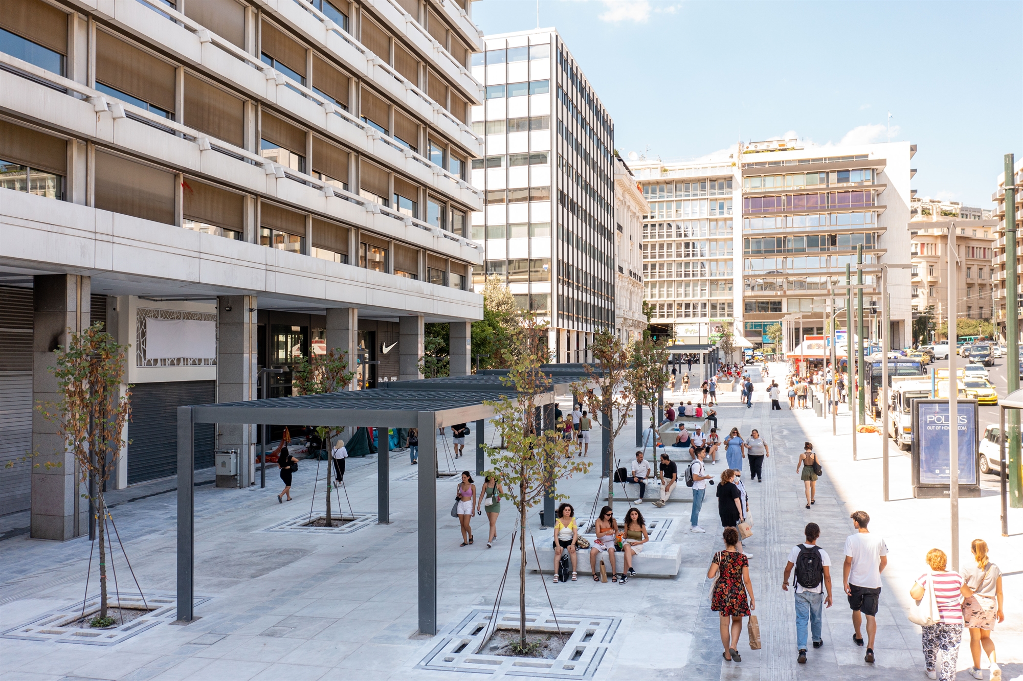 Κέντρο Αθήνας: Γιατρεύει τις πληγές του-1