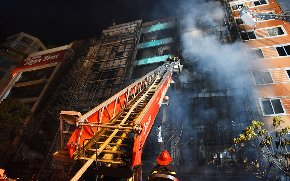 βιετνάμ-νεκροί-και-τραυματίες-από-πυρ-562031164