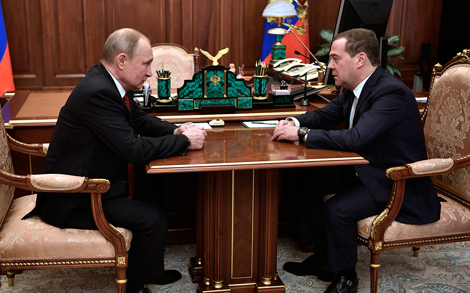 ευθείες-απειλές-μεντβέντεφ-για-πυρην-562056295