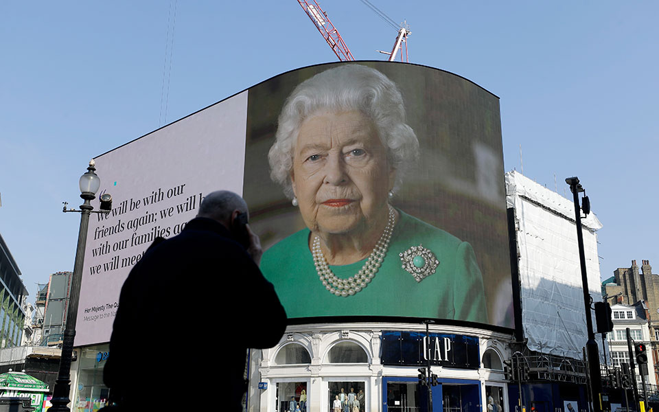Βασίλισσα Ελισάβετ: 96 χρόνια ζωής μέσα από ένα φωτογραφικό άλμπουμ-27