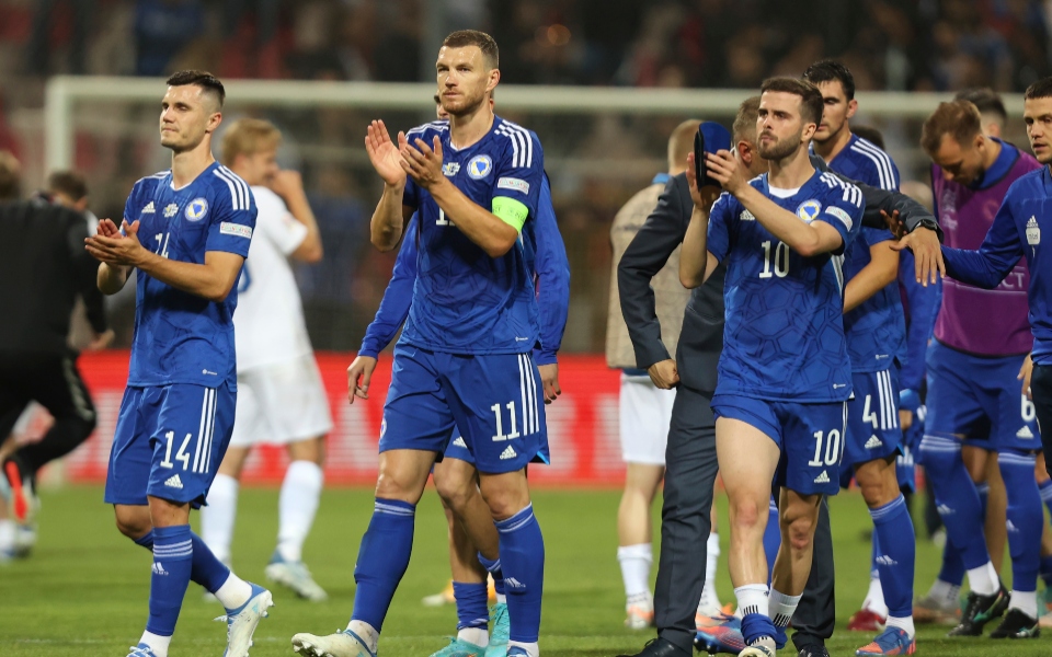η-εθνική-βοσνίας-έσπασε-το-εμπάργκο-562035826