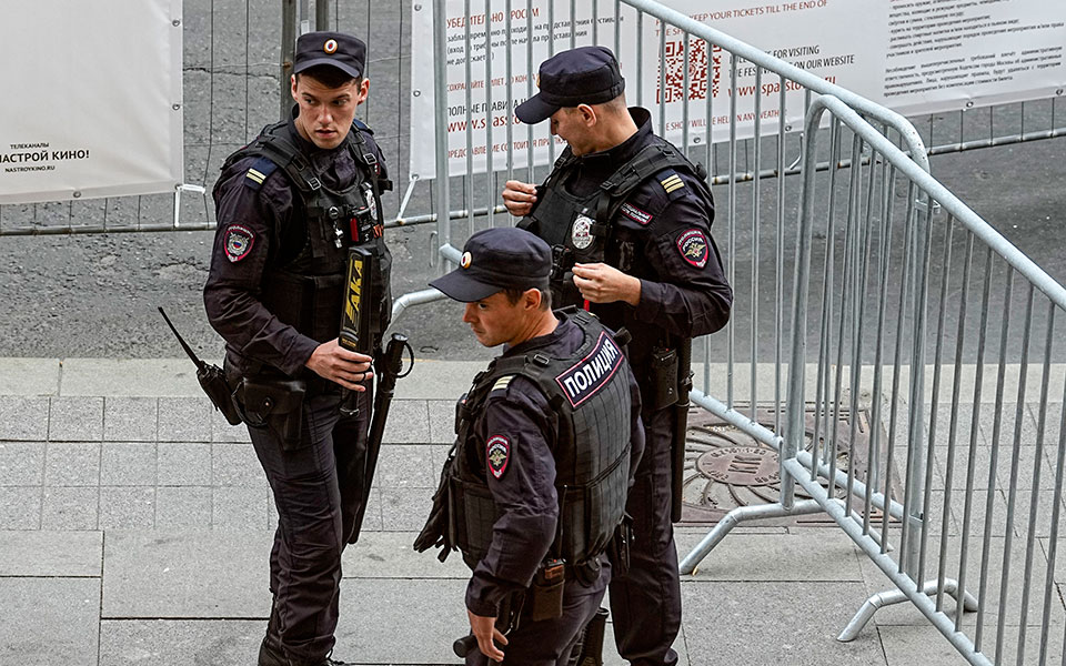 der-spiegel-η-μόσχα-προσπαθεί-να-στρατολογήσει-562035937