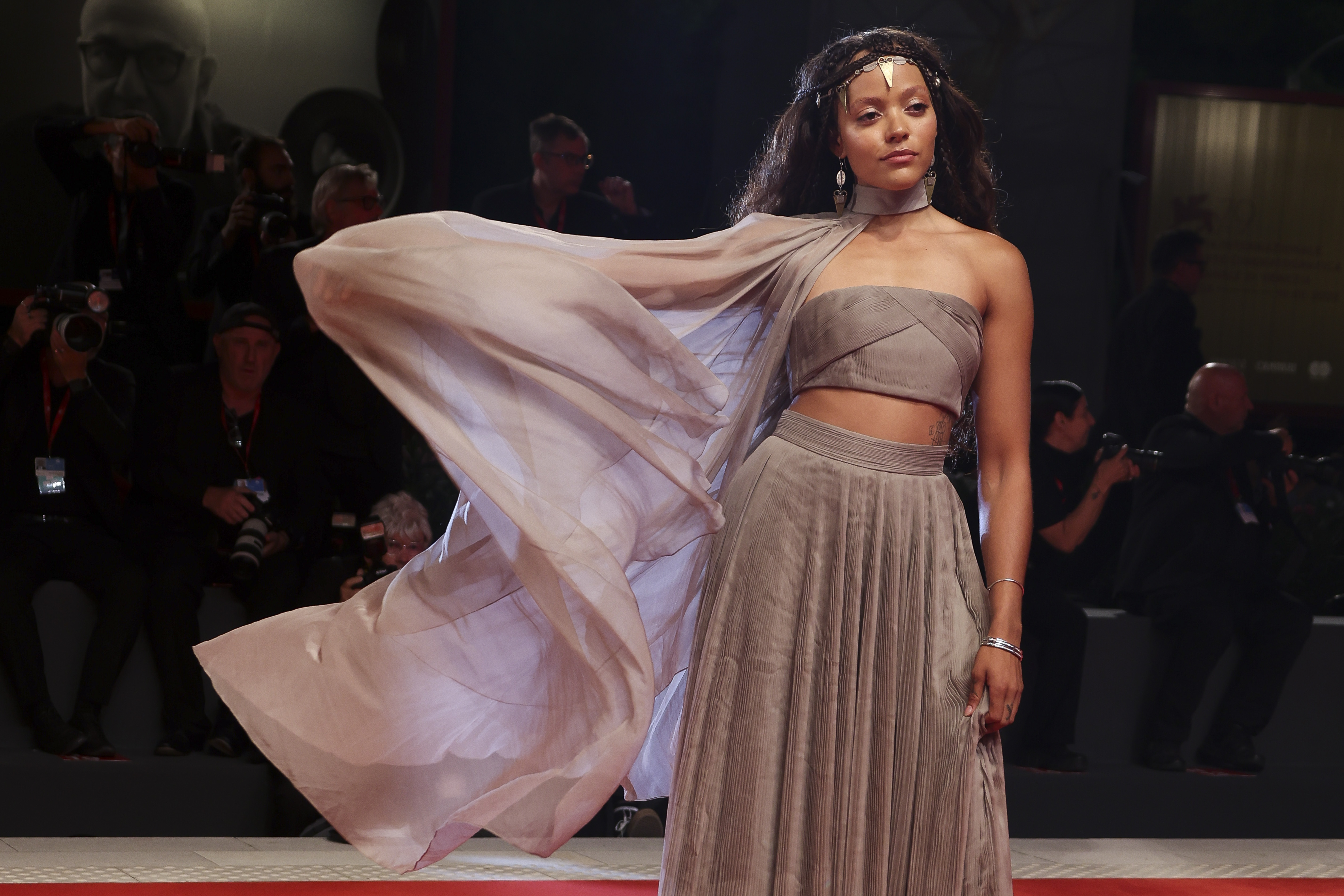 Φεστιβάλ Κινηματογράφου Βενετίας: Λάμψη και εντυπωσιακές εμφανίσεις στο κόκκινο χαλί-13