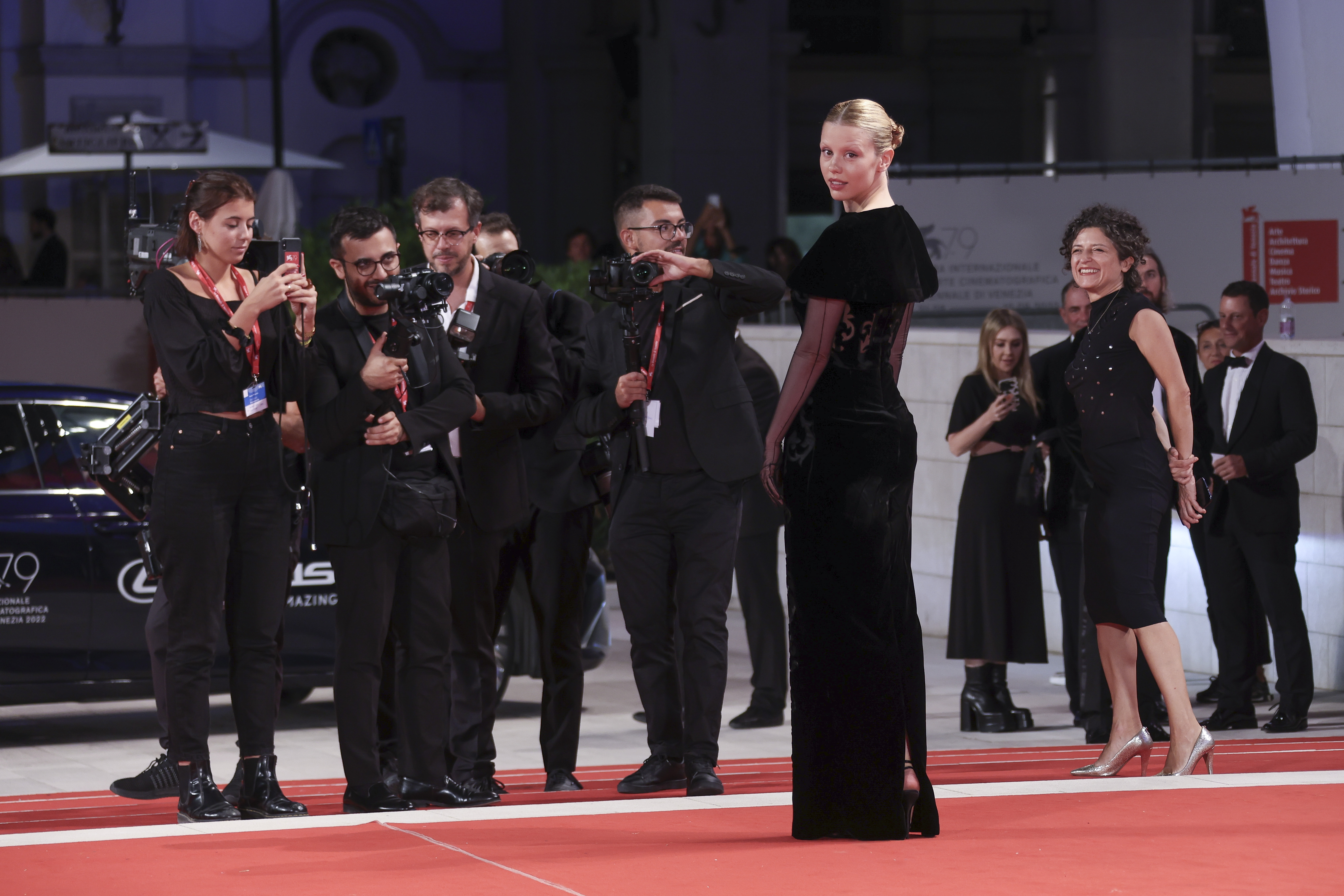 Φεστιβάλ Κινηματογράφου Βενετίας: Λάμψη και εντυπωσιακές εμφανίσεις στο κόκκινο χαλί-11