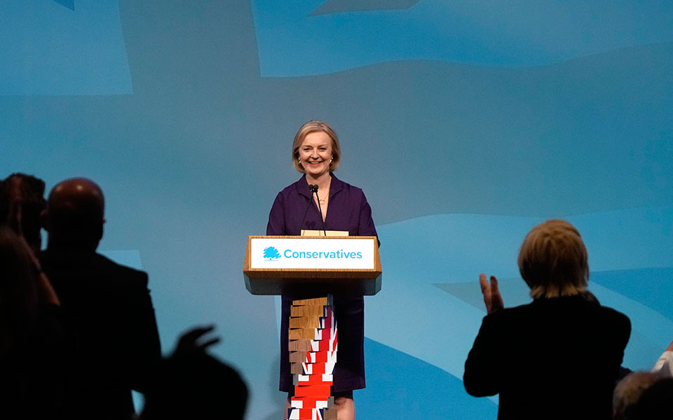 λιζ-τρας-με-χαμηλές-προσδοκίες-η-διάδο-562029328