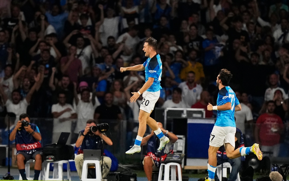 τσάμπιονς-λιγκ-σπουδαία-νίκη-της-νάπο-562032094