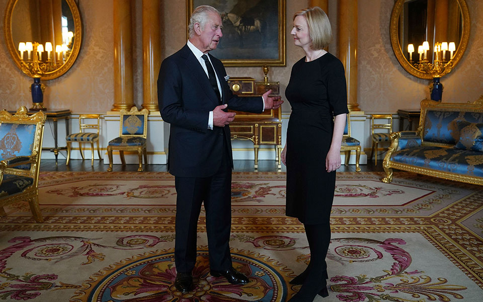 βασιλιάς-κάρολος-σε-τρας-η-στιγμή-που-562036741