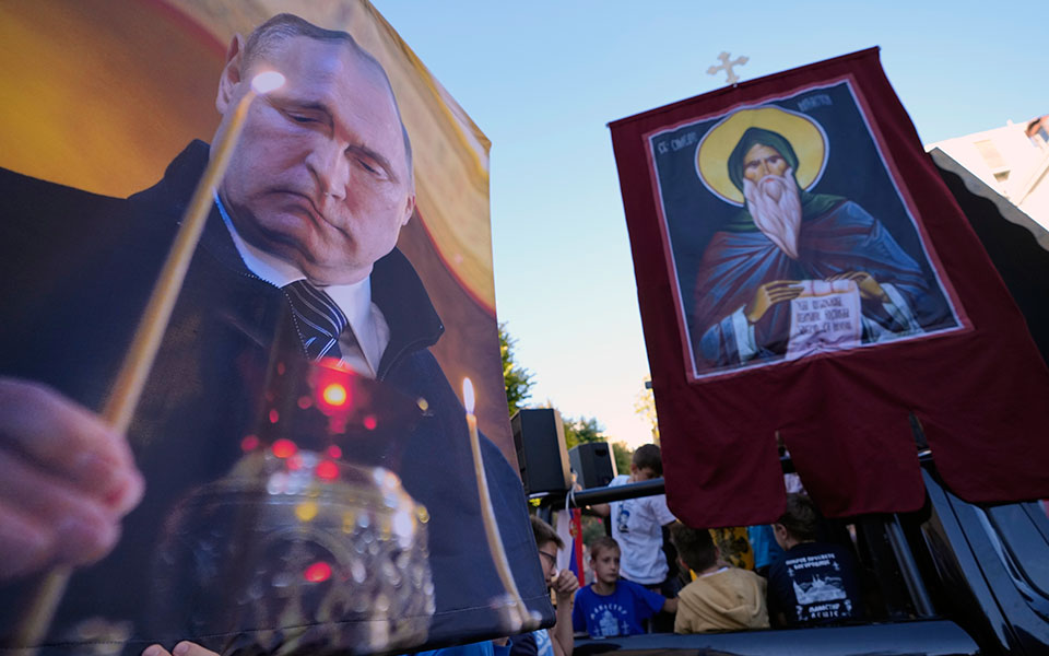 Σερβία: Νέα μαζική διαδήλωση κατά του EuroPride-2