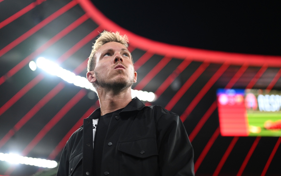 μπάγερν-μονάχου-η-διοίκηση-στηρίζει-τ-562050841