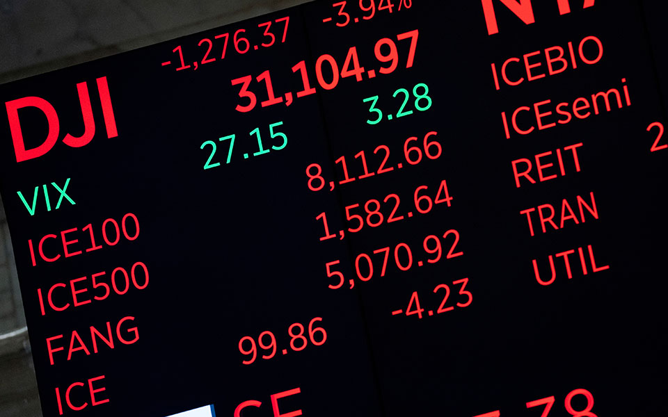 wall-street-πτώση-1-200-μονάδων-για-τον-dow-η-χειρότερ-562042174