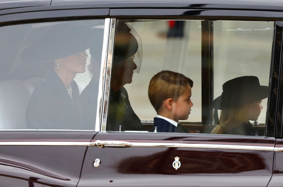 γιατί-ο-πρίγκιπας-λούις-δεν-παραβρέθη-562051189