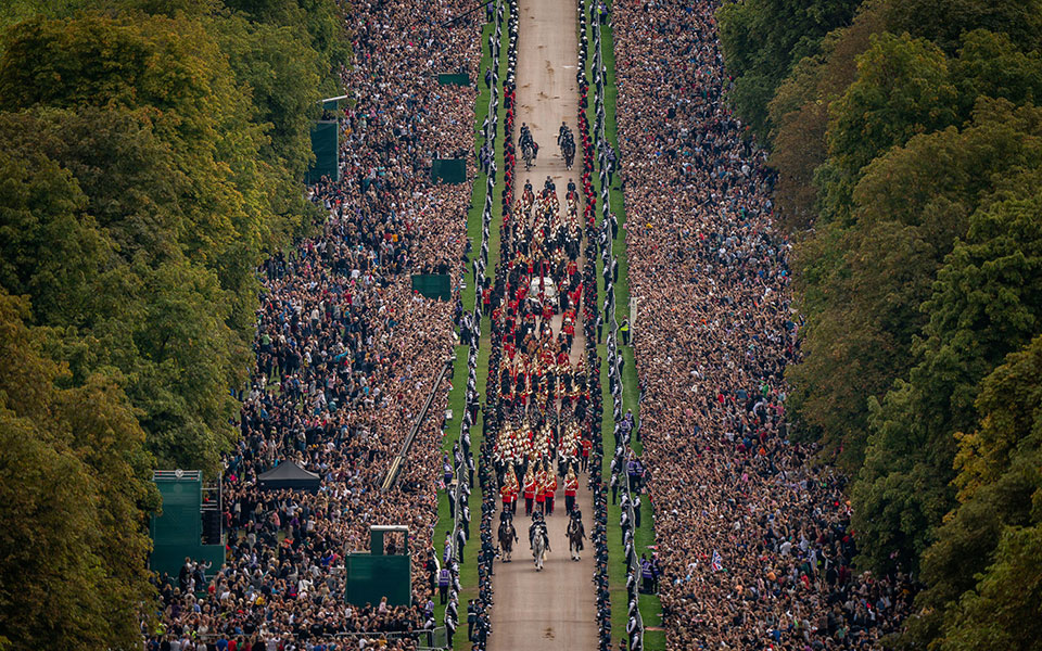το-αντίο-στη-βασίλισσα-ελισάβετ-έκανε-562052950
