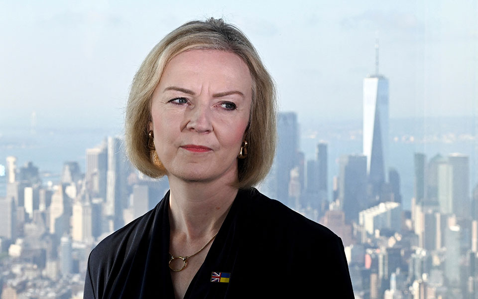 βρετανία-κυρώσεις-σε-ρώσους-που-συνδέ-562062826