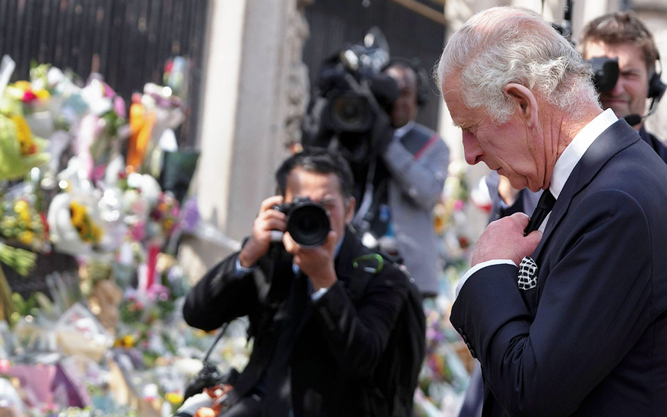 κάρολος-γ΄-ο-αμήχανος-νεαρός-που-έγινε-562037986