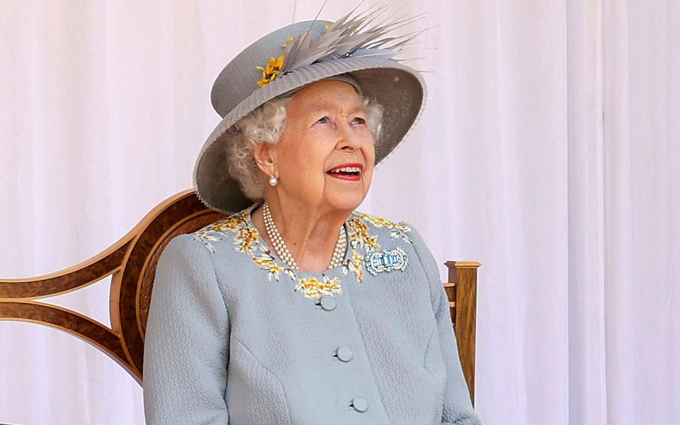 ναι-η-βασίλισσα-ελισάβετ-παρακολουθο-562054615