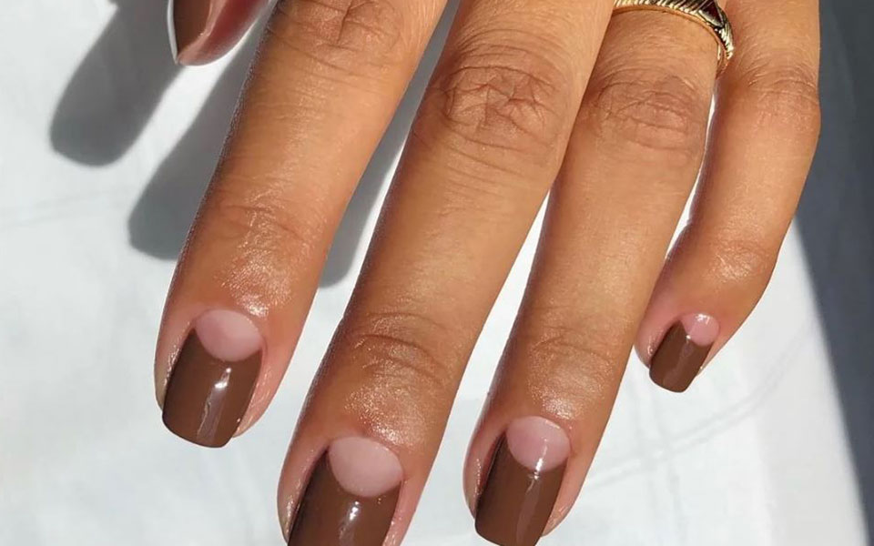 chocolate-μανικιούρ-τα-5-βερνίκια-για-να-αντιγρ-562062904