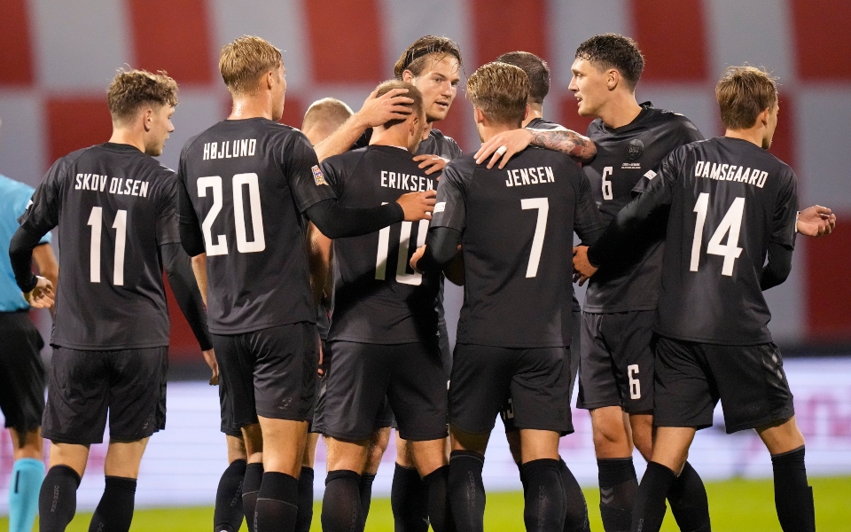 εθνική-δανίας-με-φανέλα-διαμαρτυρία-562066516