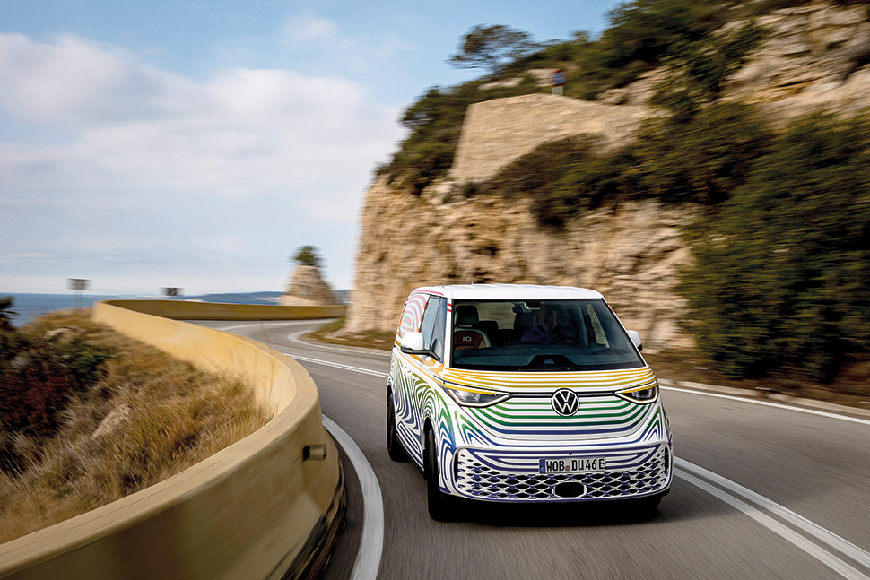 Το μυθικό βαν της Volkswagen γίνεται ηλεκτρικό-4