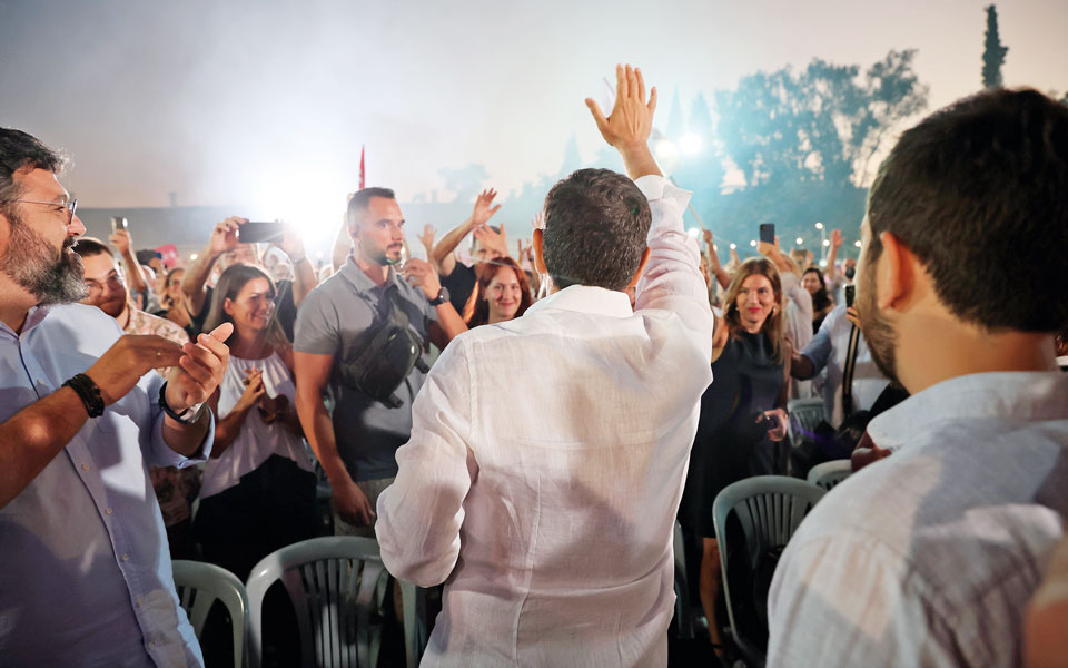 αλέξης-τσίπρας-από-τη-φλωρεντία-στα-πέ-562049266