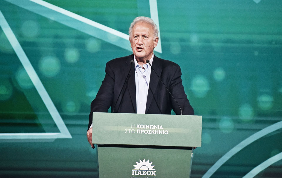 Ο πρόεδρος και η παλαιά φρουρά-3