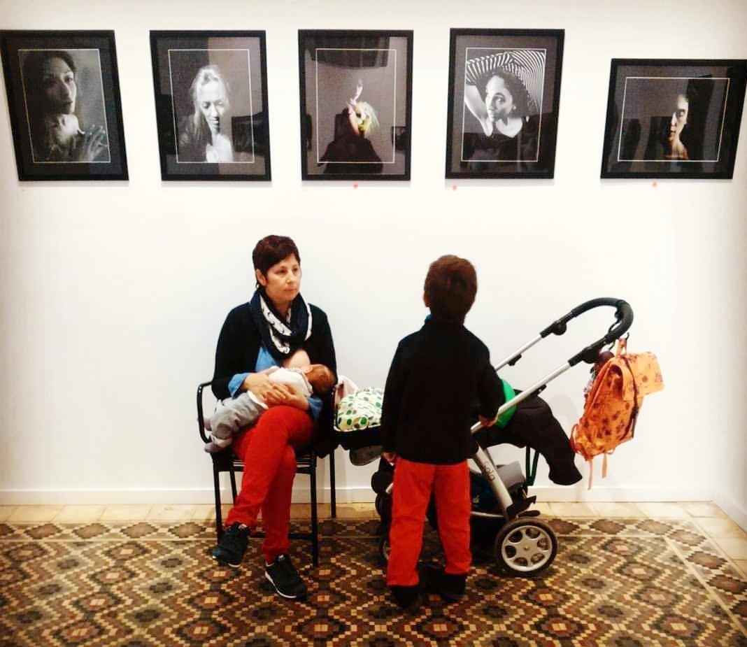 Πώς αντιμετωπίζουμε στην Ελλάδα την εικόνα δημόσιου θηλασμού;-3