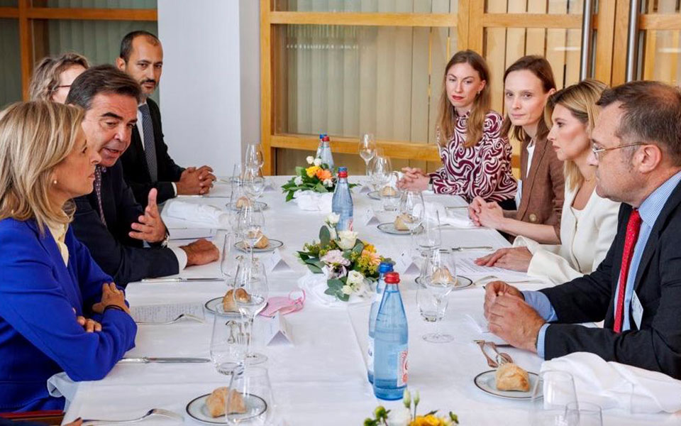 ε-ε-100-εκατ-για-το-ουκρανικό-σύστημα-εκπα-562043680