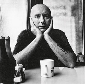 Συγγραφέας με τέσσερα χέρια-4