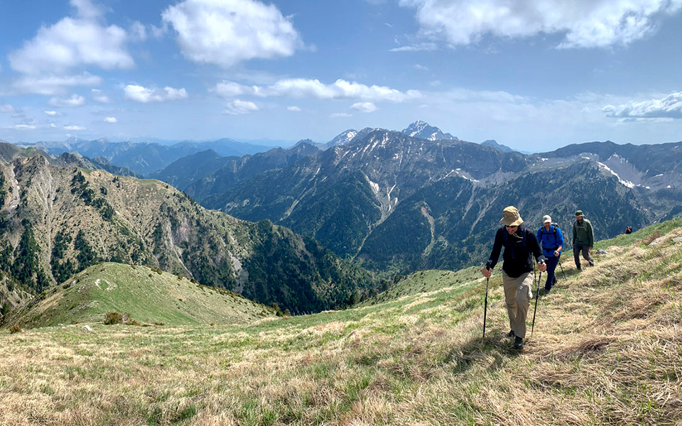 πεζοπορώντας-στο-ασπρόρεμα-αγράφων-562054333