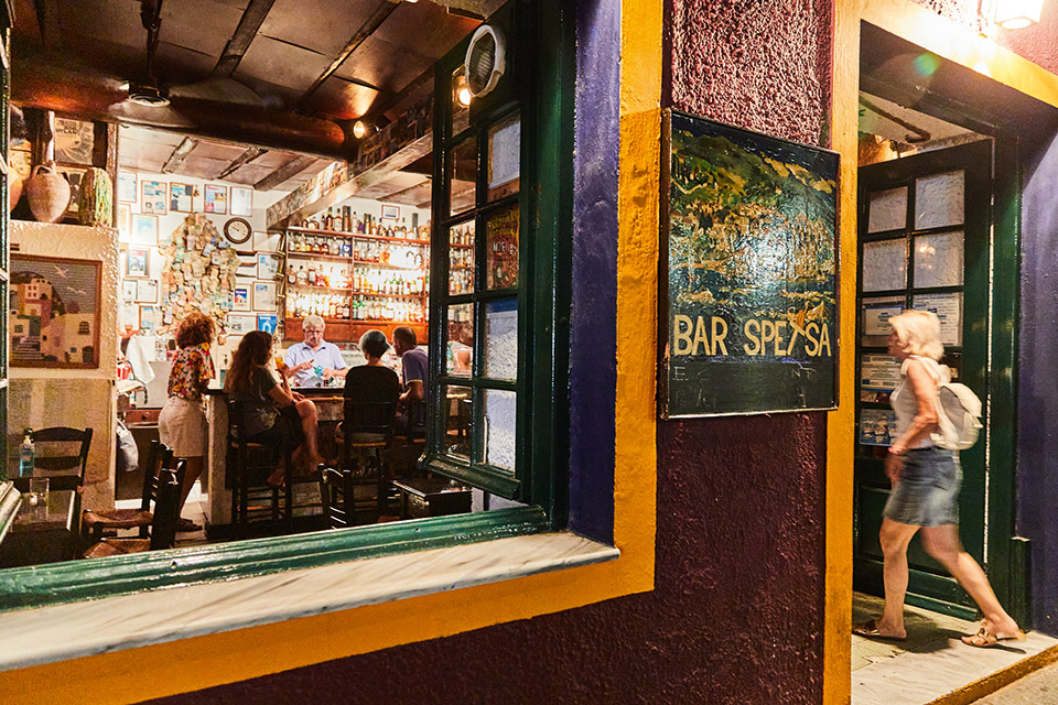 Σπέτσες: Ο απόλυτος φθινοπωρινός οδηγός-4