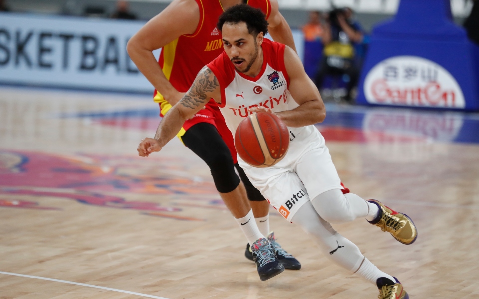 σέιν-λάρκιν-τραυματίστηκε-στον-αγώνα-562031821