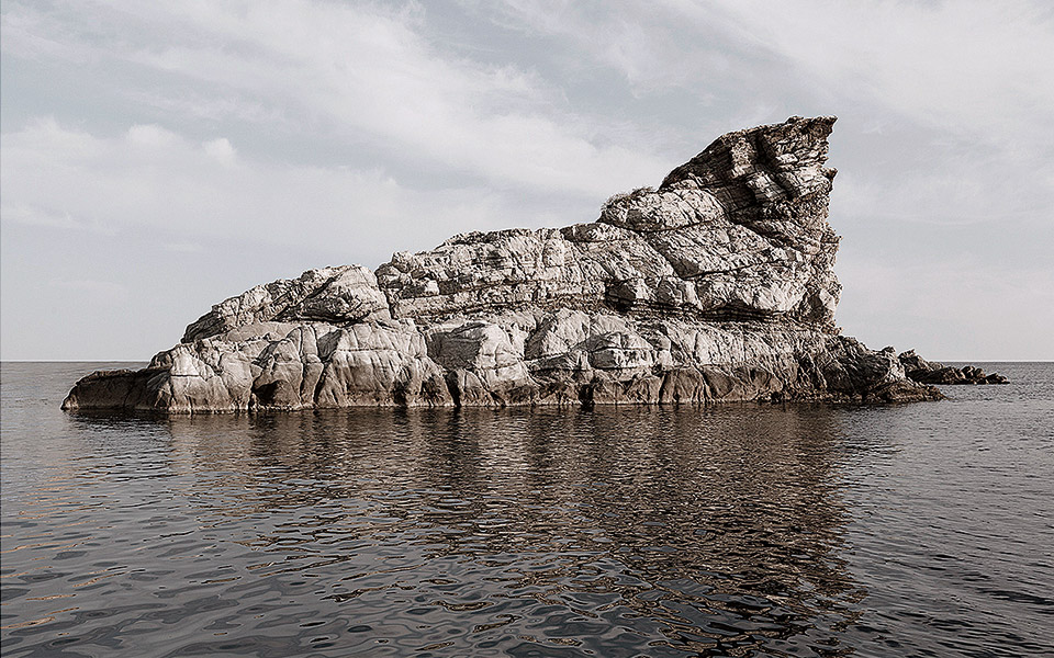 τοπία-του-αιγαίου-στο-selene-της-σαντορίνης-562058236